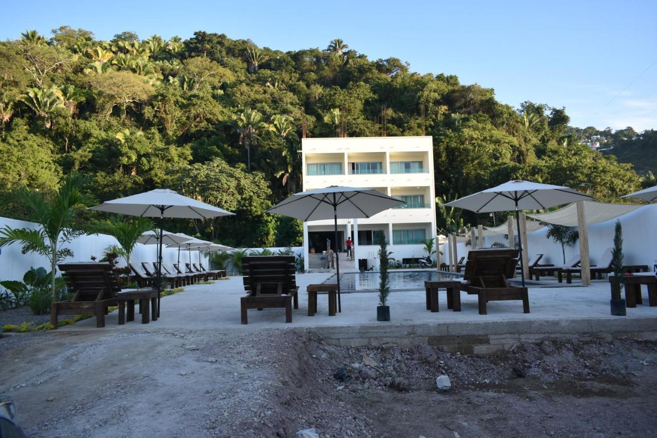 Malaki Hotel Los Ayala Bagian luar foto