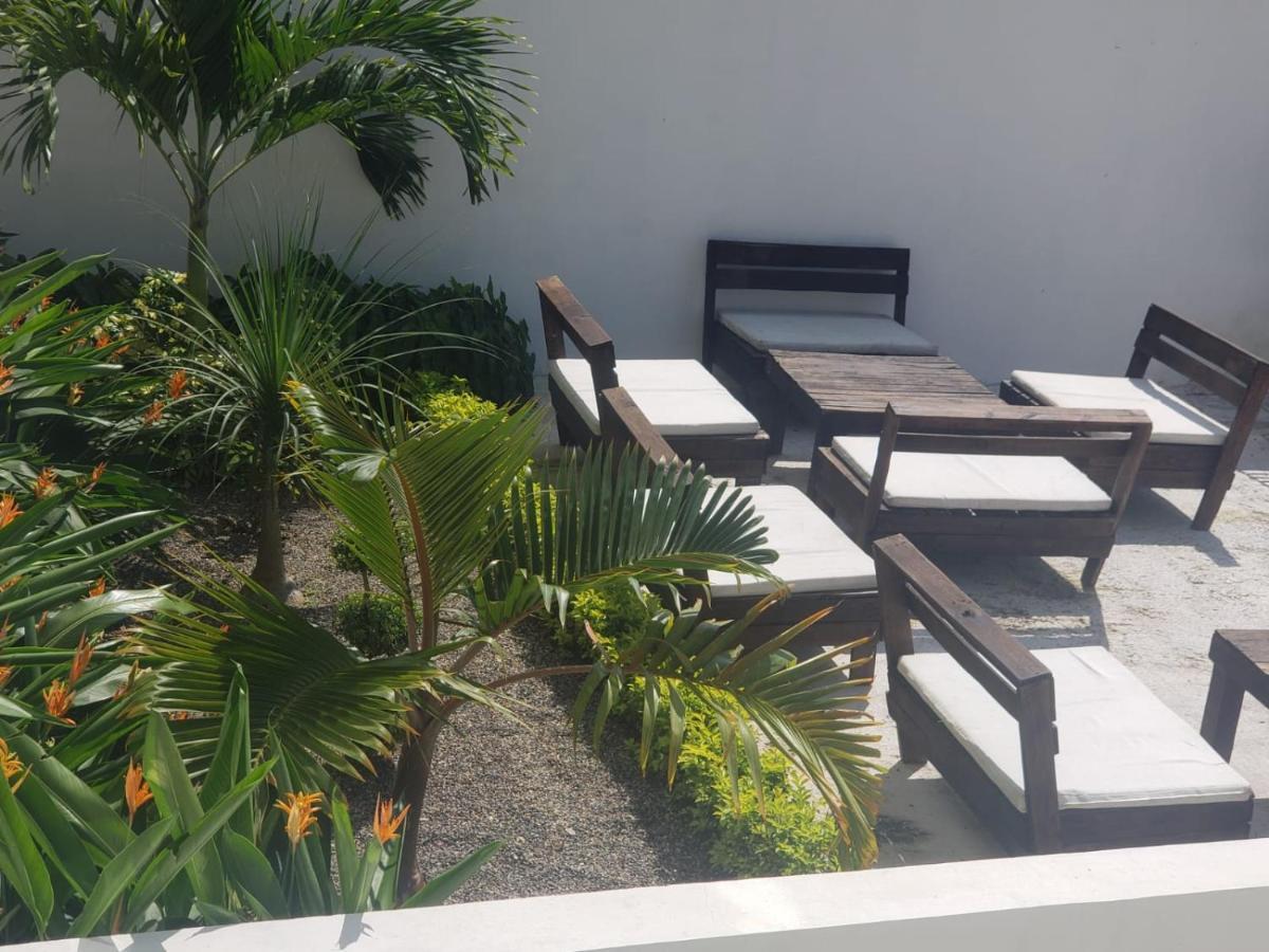 Malaki Hotel Los Ayala Bagian luar foto